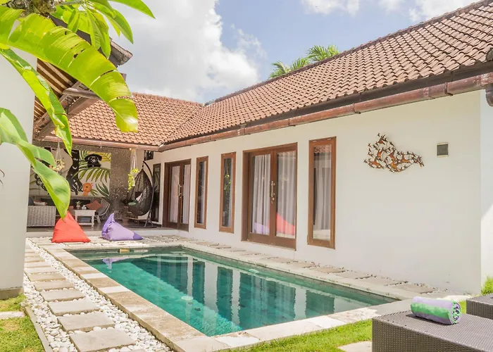 Villa Salya - 3br - Private Pool - 1min Walk To La Favela!