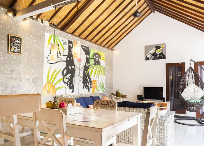 Villa Salya - 3br - Private Pool - 1min Walk To La Favela!