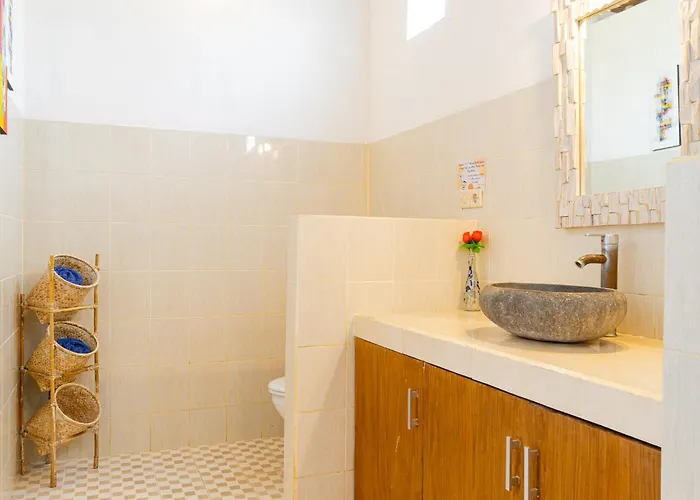 Villa Salya - 3br - Private Pool - 1min Walk To La Favela!
